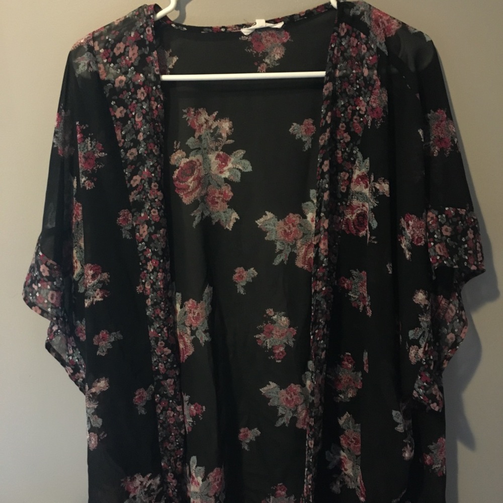 clothing - Picture 3 of 8